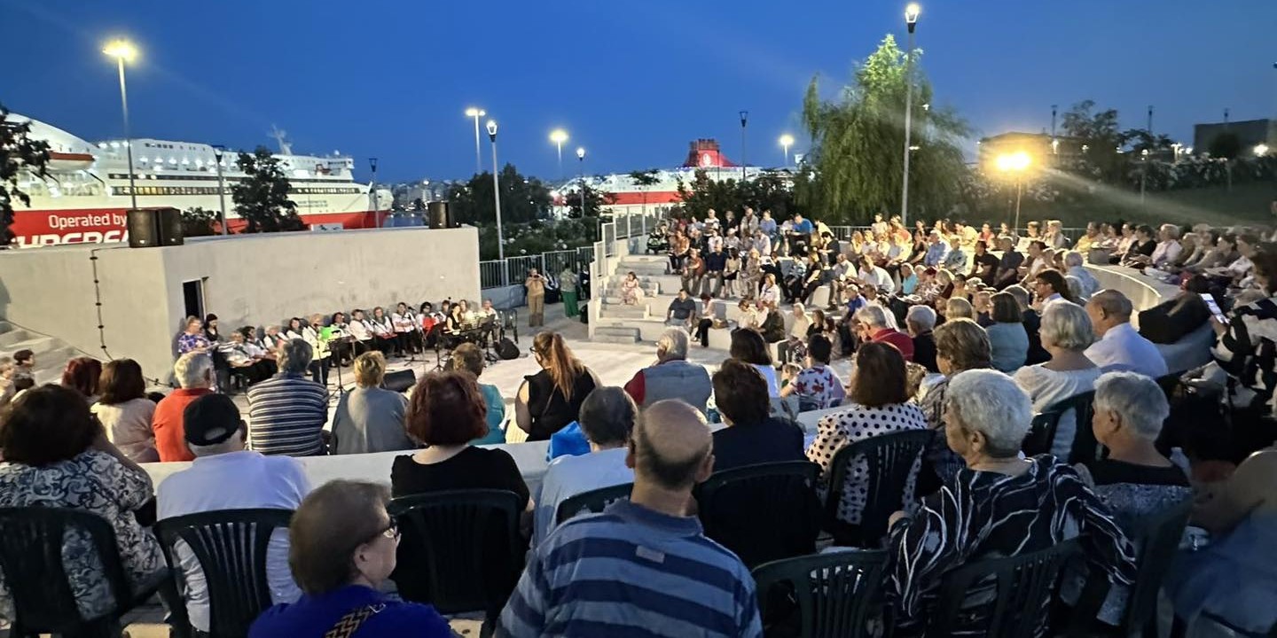 &Epsilon;&Nu;&Alpha; &Mu;&Omicron;&Nu;&Alpha;&Delta;&Iota;&Kappa;&Omicron; &Tau;&Alpha;&Xi;&Iota;&Delta;&Iota; &Sigma;&Tau;&Eta; &Theta;&Alpha;&Lambda;&Alpha;&Sigma;&Sigma;&Alpha;, &Tau;&Eta; &Mu;&Nu;&Eta;&Mu;&Eta; &Kappa;&Alpha;&Iota; &Tau;&Eta;&Nu; &Pi;&Alpha;&Rho;&Alpha;&Delta;&Omicron;&Sigma;&Eta; &Alpha;&Pi;&Omicron; &Tau;&Alpha; &Kappa;&Alpha;&Pi;&Eta; &Tau;&Omicron;&Upsilon; &Delta;&Eta;&Mu;&Omicron;&Upsilon; &Kappa;&Epsilon;&Rho;&Alpha;&Tau;&Sigma;&Iota;&Nu;&Iota;&Omicron;&Upsilon; &ndash; &Delta;&Rho;&Alpha;&Pi;&Epsilon;&Tau;&Sigma;&Omega;&Nu;&Alpha;&Sigma;