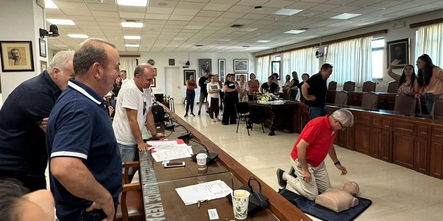 &Mu;&Epsilon; &Epsilon;&Pi;&Iota;&Tau;&Upsilon;&Chi;&Iota;&Alpha; &Omicron;&Lambda;&Omicron;&Kappa;&Lambda;&Eta;&Rho;&Omega;&Theta;&Eta;&Kappa;&Epsilon; &Eta; &Pi;&Rho;&Omega;&Tau;&Eta; &Epsilon;&Kappa;&Pi;&Alpha;&Iota;&Delta;&Epsilon;&Upsilon;&Sigma;&Eta; &Epsilon;&Rho;&Gamma;&Alpha;&Zeta;&Omicron;&Mu;&Epsilon;&Nu;&Omega;&Nu; &Tau;&Omicron;&Upsilon; &Delta;&Eta;&Mu;&Omicron;&Upsilon; &Sigma;&Tau;&Eta;&Nu; &Kappa;&Alpha;&Rho;&Pi;&Alpha; &Kappa;&Alpha;&Iota; &Sigma;&Tau;&Eta; &Lambda;&Alpha;&Beta;&Eta; HEIMLICH