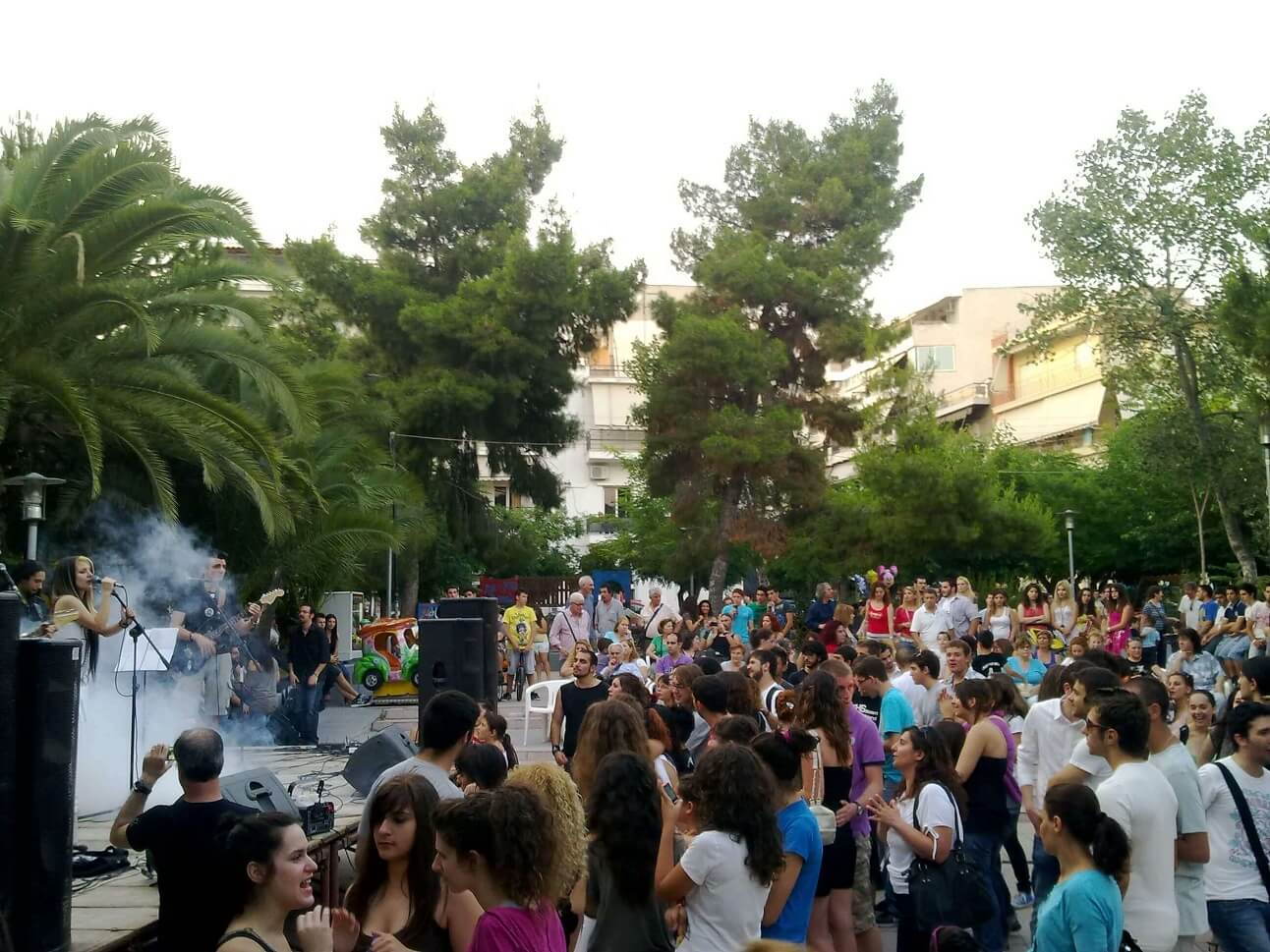 &Omicron;&iota; &nu;έ&omicron;&iota; &pi;ά&nu;&epsilon; &pi;&lambda;&alpha;&tau;&epsilon;ί&alpha;