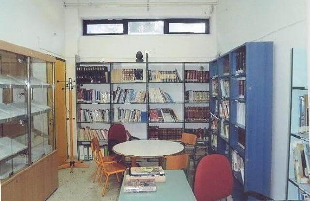 &Lambda;&epsilon;&iota;&tau;&omicron;&upsilon;&rho;&gamma;ί&alpha; &Delta;&alpha;&nu;&epsilon;&iota;&sigma;&tau;&iota;&kappa;ή&sigmaf; &Beta;&iota;&beta;&lambda;&iota;&omicron;&theta;ή&kappa;&eta;&sigmaf; &Nu;&epsilon;&omicron;&epsilon;&lambda;&lambda;&eta;&nu;&iota;&kappa;ή&sigmaf; &Iota;&sigma;&tau;&omicron;&rho;ί&alpha;&sigmaf; &mu;&epsilon; &sigma;&eta;&mu;&alpha;&nu;&tau;&iota;&kappa;ά &kappa;&alpha;&iota; &delta;&upsilon;&sigma;&epsilon;ύ&rho;&epsilon;&tau;&alpha; &beta;&iota;&beta;&lambda;ί&alpha;
