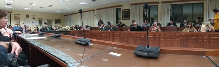 &Phi;&Omicron;&Rho;&Epsilon;&Iota;&Sigma;- &Sigma;&Upsilon;&Lambda;&Lambda;&Omicron;&Gamma;&Omicron;&Iota;- &Delta;&Eta;&Mu;&Omicron;&Tau;&Iota;&Kappa;&Omicron; &Sigma;&Upsilon;&Mu;&Beta;&Omicron;&Upsilon;&Lambda;&Iota;&Omicron; &Mu;&Pi;&Alpha;&Iota;&Nu;&Omicron;&Upsilon;&Nu; &Mu;&Pi;&Rho;&Omicron;&Sigma;&Tau;&Alpha; &Gamma;&Iota;&Alpha; &Tau;&Omicron; &Kappa;&Alpha;&Lambda;&Omicron; &Tau;&Eta;&Sigma; &Pi;&Omicron;&Lambda;&Eta;&Sigma;