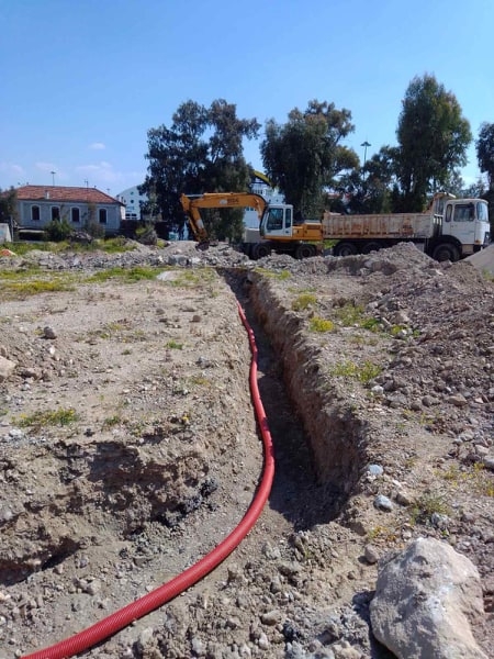 &Mu;&Epsilon; &Delta;&Upsilon;&Sigma;&Kappa;&Omicron;&Lambda;&Iota;&Epsilon;&Sigma; &Sigma;&Upsilon;&Nu;&Epsilon;&Chi;&Iota;&Zeta;&Omicron;&Nu;&Tau;&Alpha;&Iota; &Omicron;&Iota; &Epsilon;&Rho;&Gamma;&Alpha;&Sigma;&Iota;&Epsilon;&Sigma; &Sigma;&Tau;&Omicron; "&Kappa;&Alpha;&Sigma;&Tau;&Rho;&Alpha;&Kappa;&Iota;"