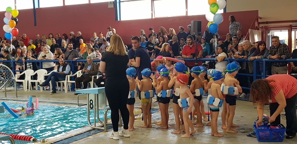 &Kappa;&Alpha;&Rho;&Chi;&Alpha;&Rho;&Iota;&Omicron;&Mu;&Alpha;&Chi;&Iota;&Epsilon;&Sigma;: &Mu;&Iota;&Alpha; &Mu;&Alpha;&Chi;&Eta; &Delta;&Iota;&Alpha;&Phi;&Omicron;&Rho;&Epsilon;&Tau;&Iota;&Kappa;&Eta;