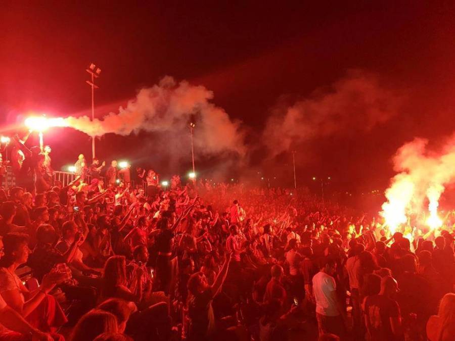 &Tau;&Omicron; &Phi;&Epsilon;&Sigma;&Tau;&Iota;&Beta;&Alpha;&Lambda; &Sigma;&Tau;&Eta; &Theta;&Alpha;&Lambda;&Alpha;&Sigma;&Sigma;&Alpha; &Epsilon;&Pi;&Iota;&Sigma;&Tau;&Rho;&Epsilon;&Phi;&Epsilon;&Iota;!
