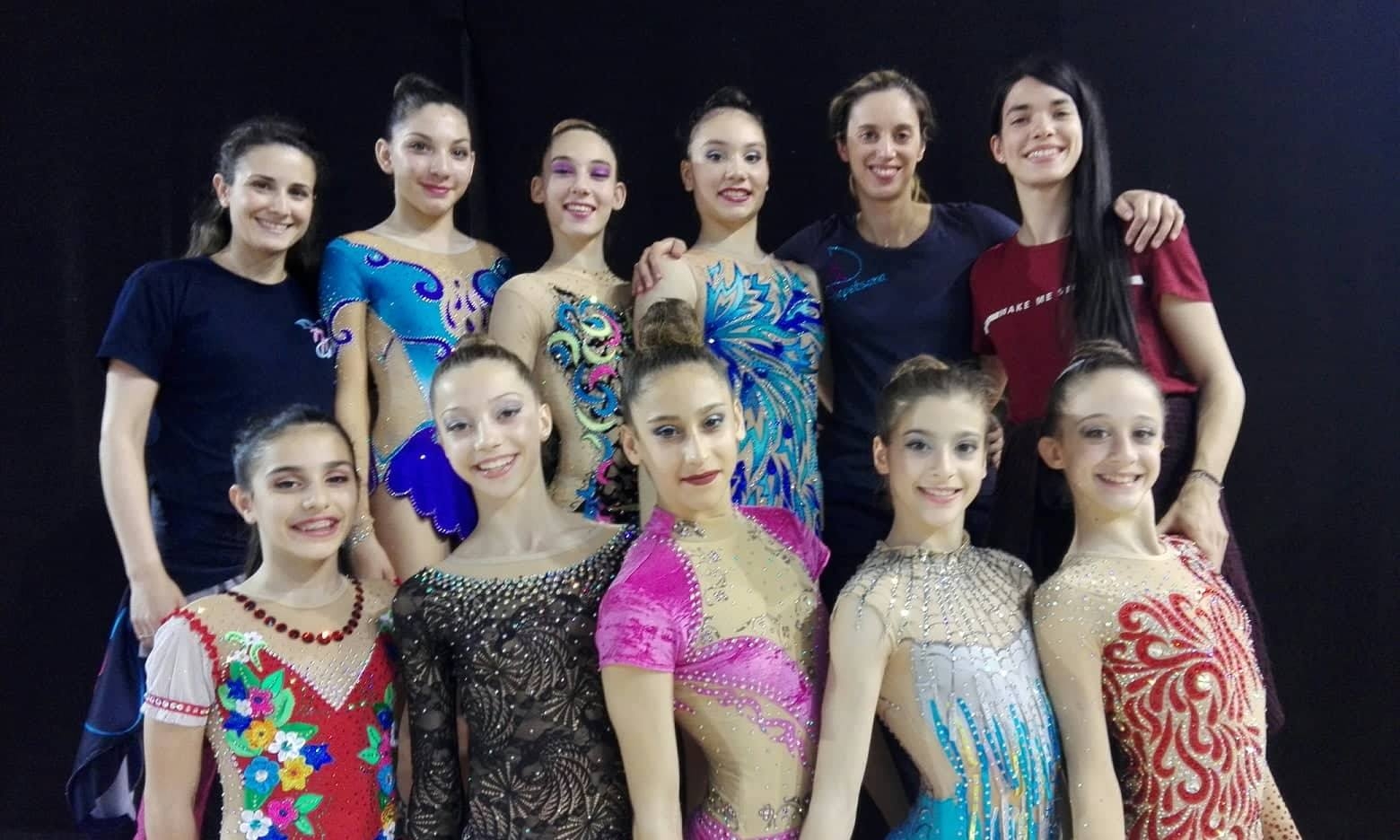 &Sigma;&Upsilon;&Nu;&Epsilon;&Chi;&Epsilon;&Iota;&Alpha; &Sigma;&Tau;&Iota;&Sigma; &Delta;&Iota;&Alpha;&Kappa;&Rho;&Iota;&Sigma;&Epsilon;&Iota;&Sigma; &Alpha;&Pi;&Omicron; &Tau;&Eta; &Rho;&Upsilon;&Theta;&Mu;&Iota;&Kappa;&Eta; &Delta;&Rho;&Alpha;&Pi;&Epsilon;&Tau;&Sigma;&Omega;&Nu;&Alpha;&Sigma;