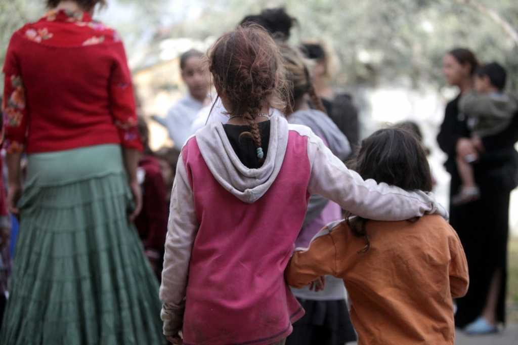 &Sigma;&Upsilon;&Nu;&Alpha;&Nu;&Tau;&Eta;&Sigma;&Eta; &Epsilon;&Rho;&Gamma;&Alpha;&Sigma;&Iota;&Alpha;&Sigma; &Mu;&Epsilon; &Tau;&Eta;&Nu; &Epsilon;&Iota;&Delta;&Iota;&Kappa;&Eta; &Gamma;&Rho;&Alpha;&Mu;&Mu;&Alpha;&Tau;&Epsilon;&Iota;&Alpha; &Kappa;&Omicron;&Iota;&Nu;&Omega;&Nu;&Iota;&Kappa;&Eta;&Sigma; &Epsilon;&Nu;&Tau;&Alpha;&Xi;&Eta;&Sigma;  &Rho;&Omicron;&Mu;&Alpha;
