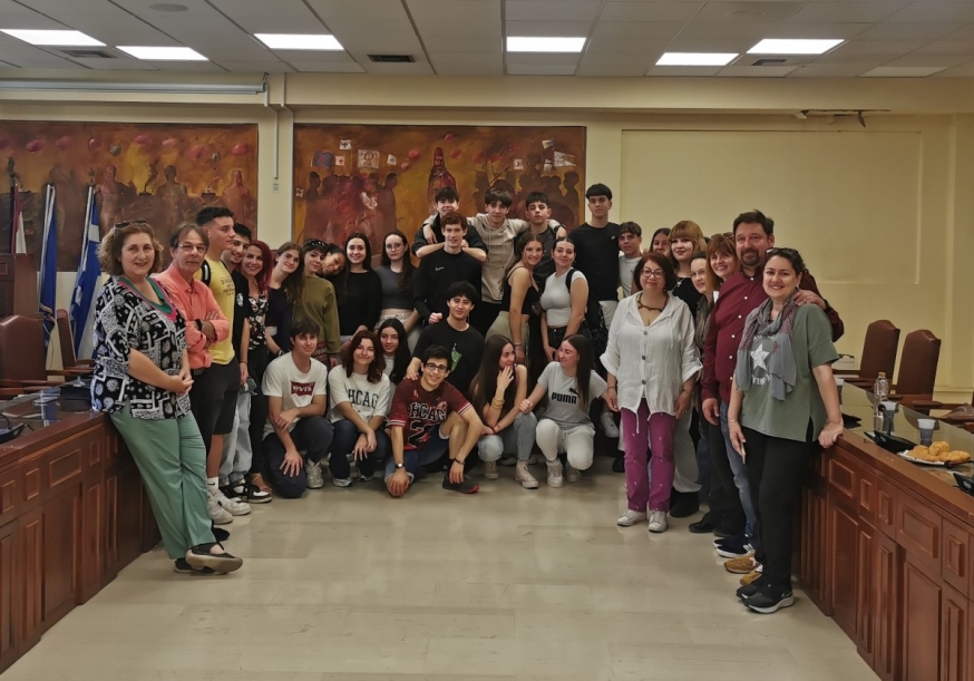 ΕΠΙΣΚΕΨΗ ΚΑΤΑΛΑΝΩΝ ΜΑΘΗΤΩΝ ΚΑΙ ΕΚΠΑΙΔΕΥΤΙΚΩΝ ΣΤΟ ΔΗΜΑΡΧΙΑΚΟ ΜΕΓΑΡΟ ΚΕΡΑΤΣΙΝΙΟΥ
