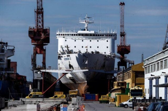 ΣΥΝΑΝΤΗΣΗ ΔΗΜΑΡΧΟΥ ΚΕΡΑΤΣΙΝΙΟΥ-ΔΡΑΠΕΤΣΩΝΑΣ ΧΡΗΣΤΟΥ ΒΡΕΤΤΑΚΟΥ ΜΕ ΚΛΙΜΑΚΙΟ ΤΗΣ ΝΑΥΠΗΓΟΕΠΙΣΚΕΥΗΣ ΠΕΙΡΑΙΑ