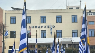 ΧΡΗΣΤΟΣ ΒΡΕΤΤΑΚΟΣ: ΤΗΝ ΙΣΤΟΡΙΑ ΤΗ ΓΡΑΦΟΥΝ ΟΙ ΛΑΟΙ