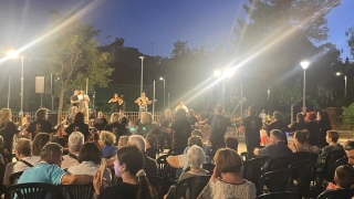 Ο ΠΟΛΙΤΙΣΜΟΣ ΤΑΞΙΔΕΥΕΙ ΣΤΙΣ ΠΛΑΤΕΙΕΣ ΤΗΣ ΠΟΛΗΣ - ΣΥΝΑΥΛΙΑ ΜΕ ΤΟ ΜΟΥΣΙΚΟ ΣΥΓΚΡΟΤΗΜΑ 